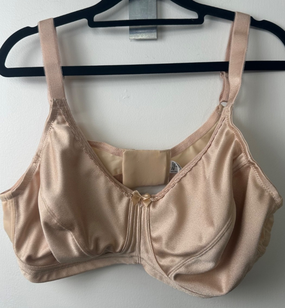 Amoena 42C Bra White Rita SB Mastectomy Wire Free Pockets Wireless Beige D45